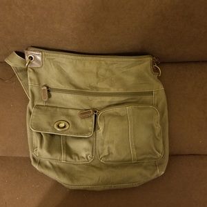 Cross shoulder handbag